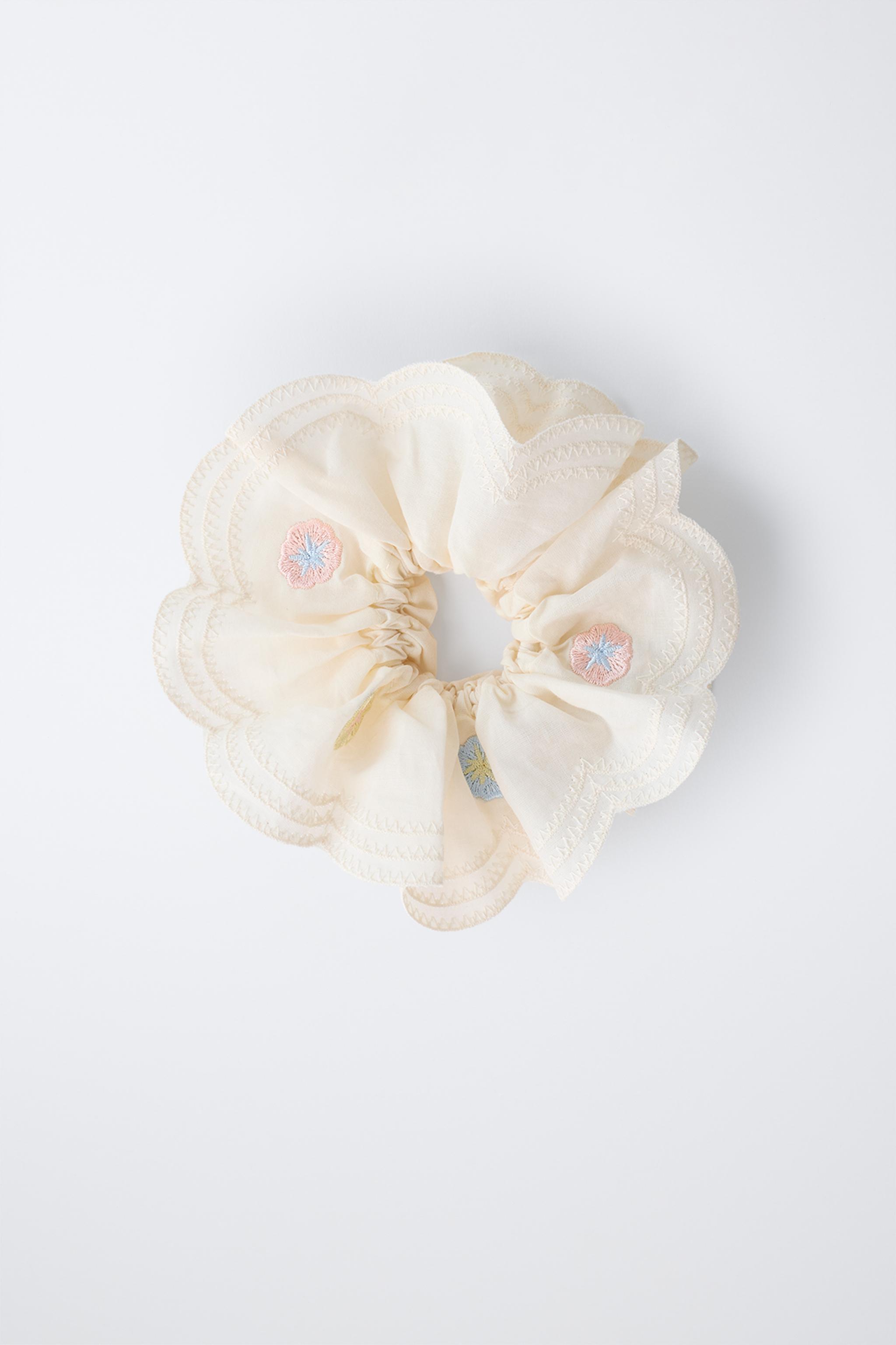 EMBROIDERED FLOWER SCRUNCHIE